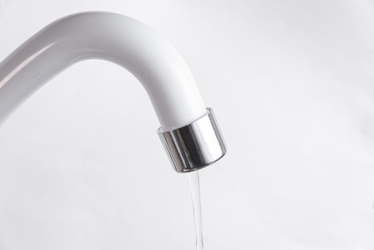 Perché la pressione dell’acqua si abbassa? Le 4 cause più frequenti